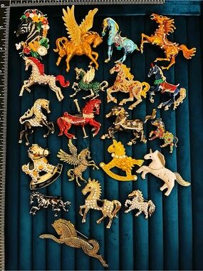 Lot of 20Pcs Horse Brooch Pins Statement Pegasus Carousel Enamel Crystal